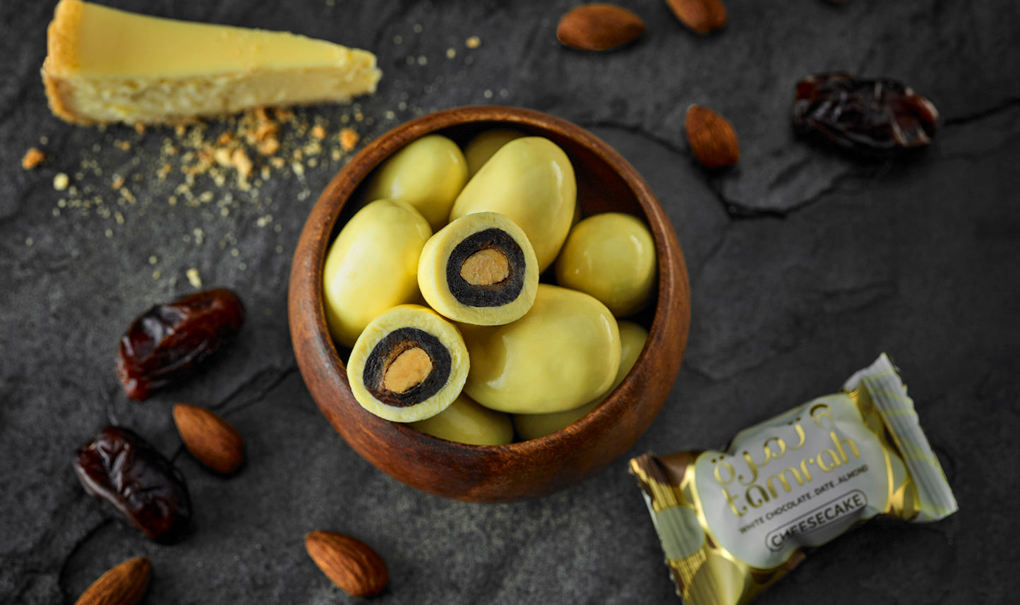 Cheesecake Chocolate Date & Almond